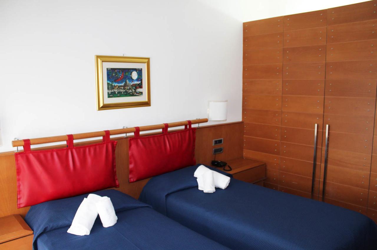 Grand Hotel Leon D'Oro Bari Esterno foto